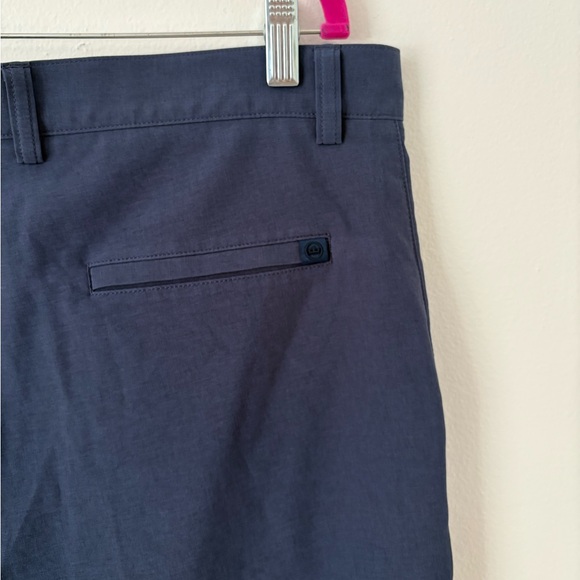 Peter Millar Navy Shackleford Performance Hybrid Shorts Size 36 - Picture 7 of 7